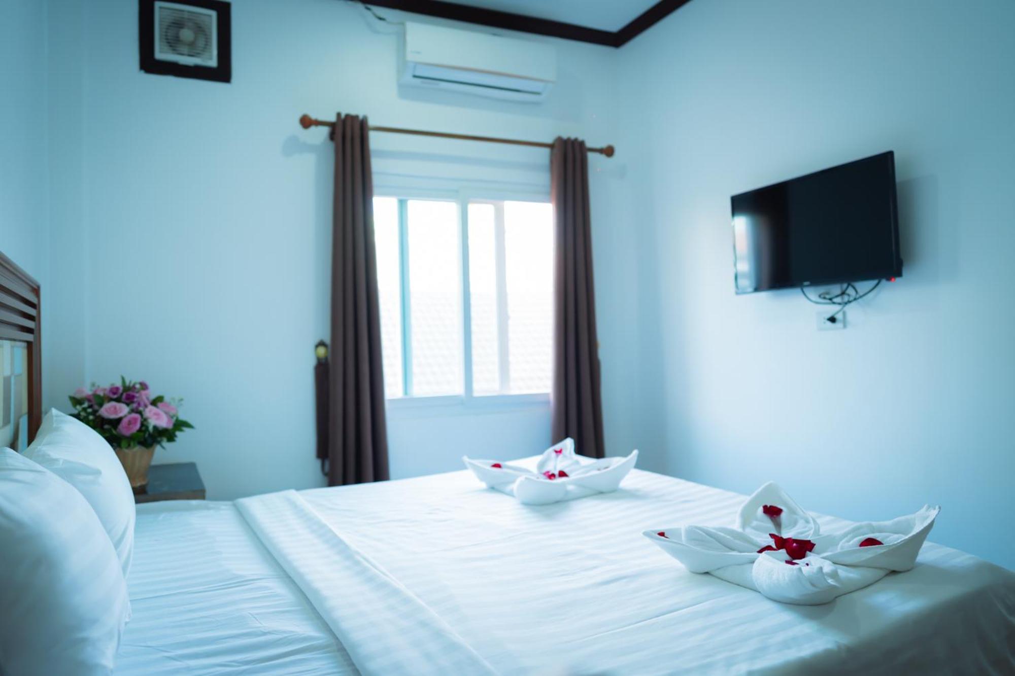 Vientiane Ruby Riverside Hotel Exterior photo